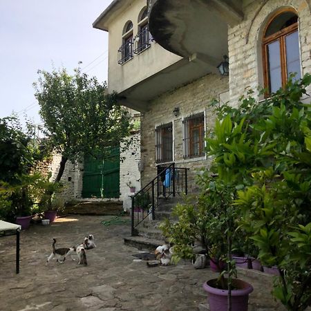 Stone Pazar Guest House Gjirokastër Dış mekan fotoğraf